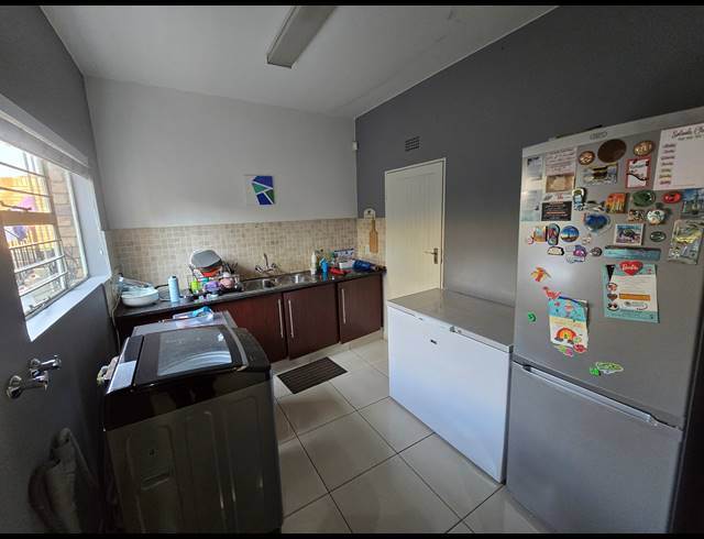 4 BEDROOM FREEHOLD FOR SALE IN BASSONIA